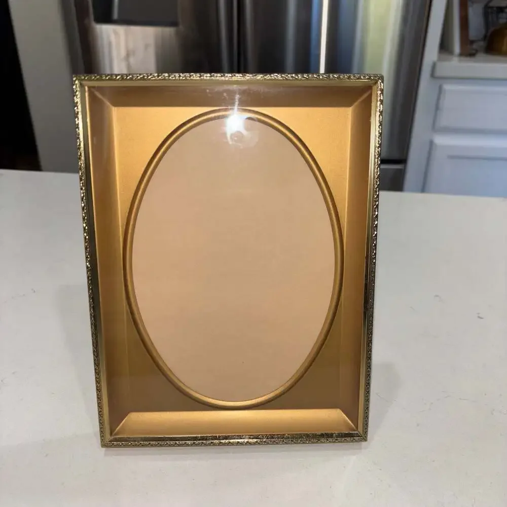 Vintage Intercraft Gold-Tone Metal Picture Frame with Oval Inset